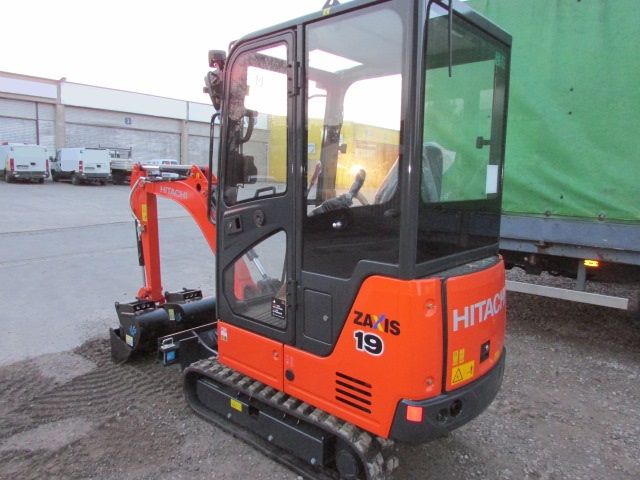 materiel-de-TP-mini-pelleHITACHI-ZX-19U-5A-1_big-17010917353640651900